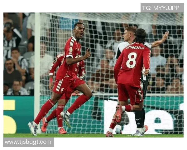 卡拉格：1.25亿伊萨克不应替补 不如让埃基蒂克与他双前锋出战